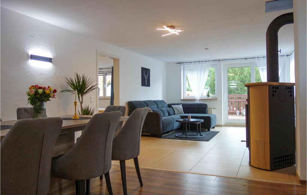 Nice Home In Schmallenberg With Wifi And 5 Bedrooms photo 1