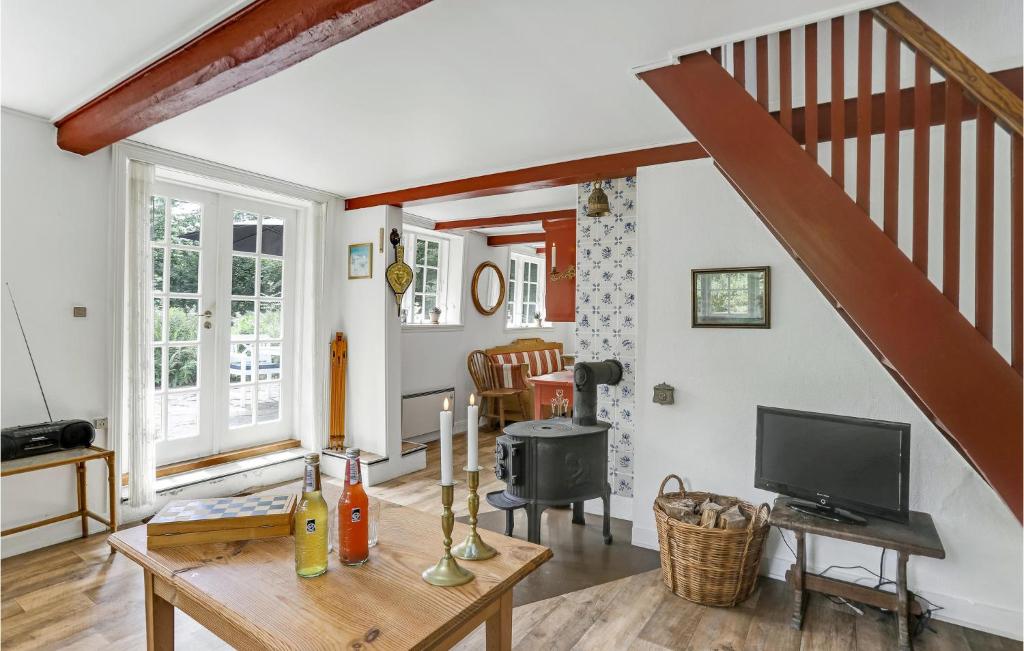 Awesome Home In Gudhjem With 2 Bedrooms photo 3