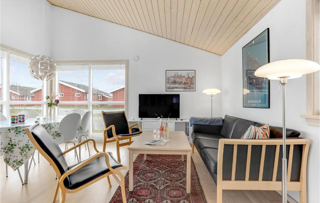 Stunning Home In Gudhjem With 3 Bedrooms And Wifi photo 3