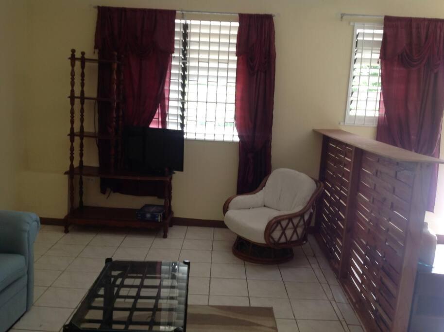 Hibiscus Cottage photo 2