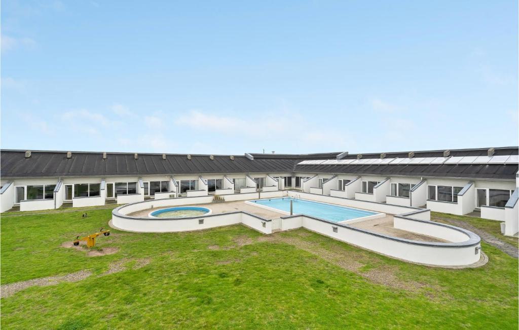 Amazing Apartment In Brovst With Wifi, Outdoor Swimming Pool And 3 Bedrooms