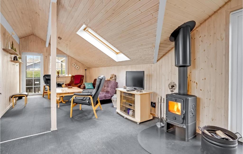 Stunning Home In Hejls With 3 Bedrooms And Wifi photo 2