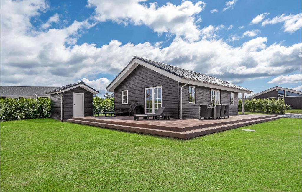 Nice Home In Frrup With 3 Bedrooms And Wifi