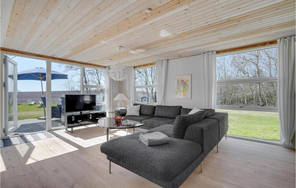 Stunning Home In Thyholm With 3 Bedrooms And Wifi photo 1
