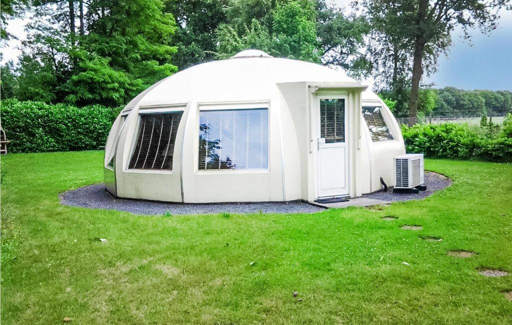 Stunning Caravan In Chaam With Wifi And 2 Bedrooms