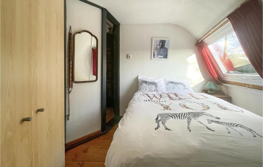 Stunning Caravan In Chaam With Wifi And 2 Bedrooms photo 4