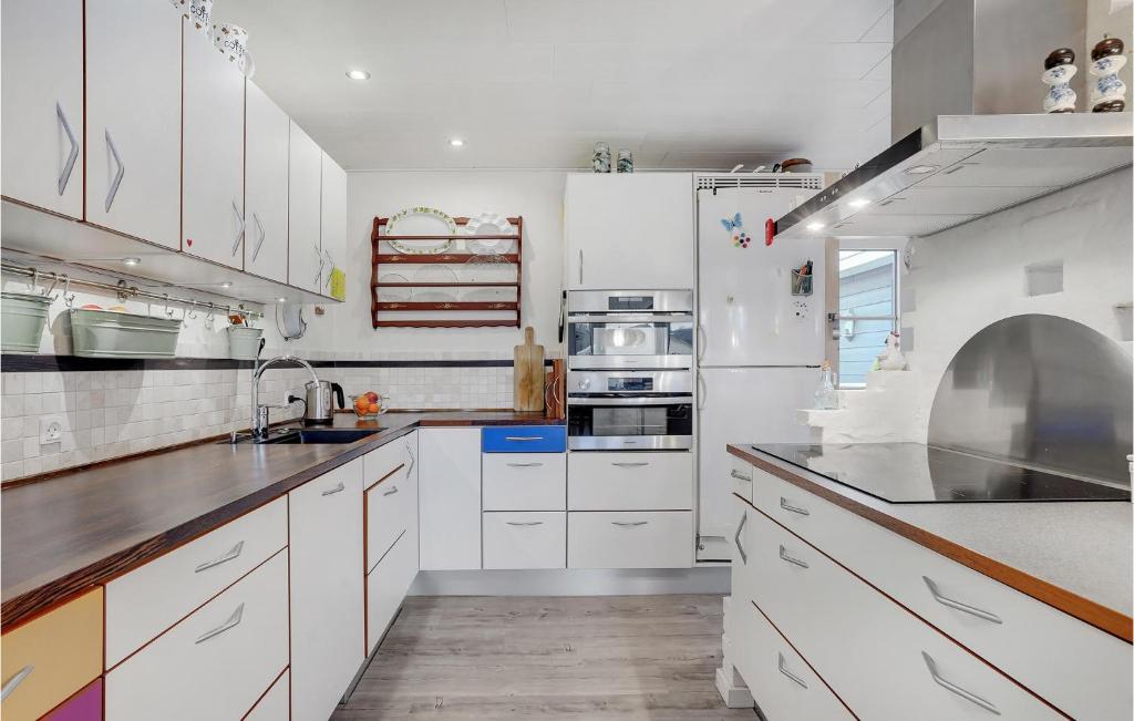 Amazing Home In Roslev With 2 Bedrooms And Wifi photo 1