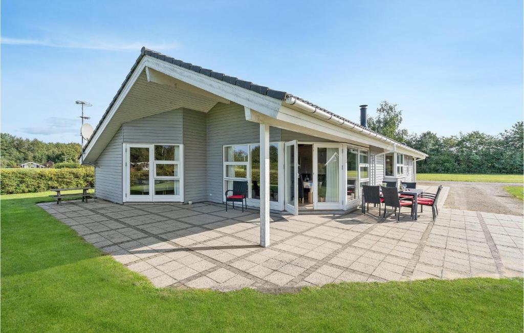 Beautiful Home In Hovborg With 3 Bedrooms, Sauna And Wifi photo 1