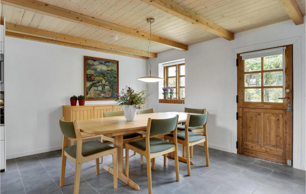 Beautiful Apartment In Aabenraa With Wifi And 2 Bedrooms photo 1