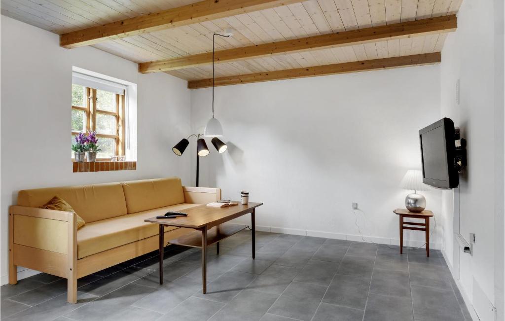 Beautiful Apartment In Aabenraa With Wifi And 2 Bedrooms photo 4