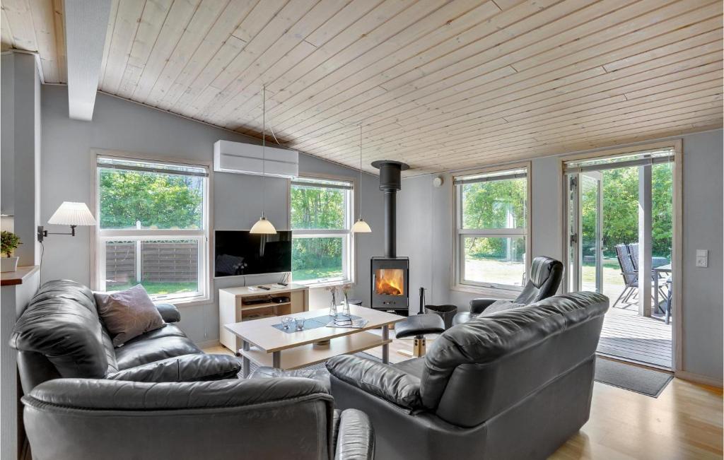 Beautiful Home In Vggerlse With 4 Bedrooms, Sauna And Wifi photo 1