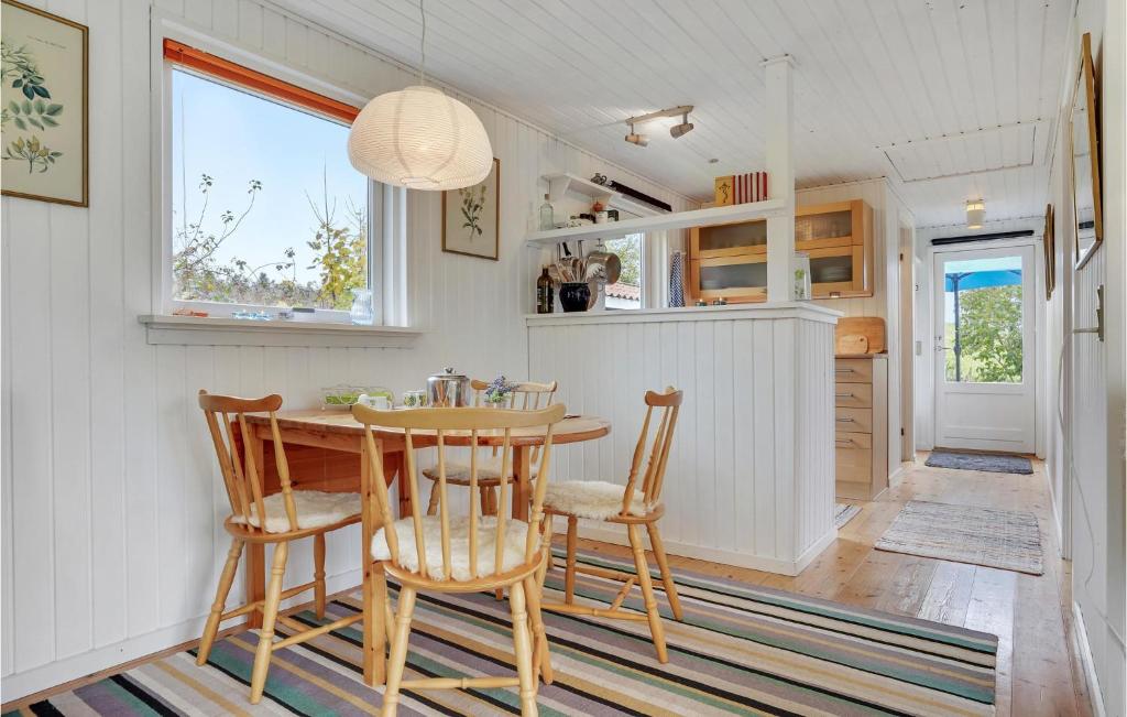 Stunning Home In Knebel With 2 Bedrooms And Wifi photo 4