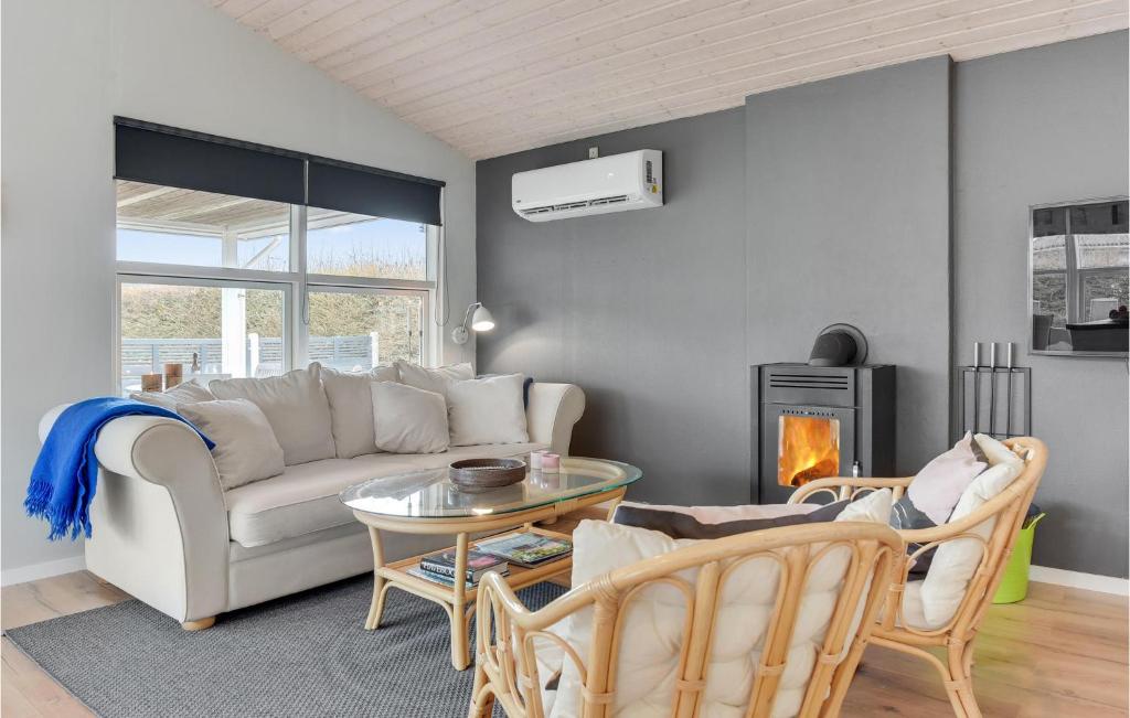 Awesome Home In Otterup With 3 Bedrooms And Wifi photo 2