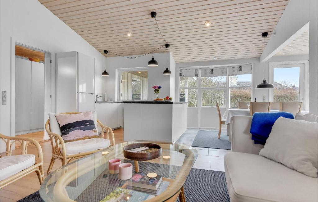 Awesome Home In Otterup With 3 Bedrooms And Wifi photo 3