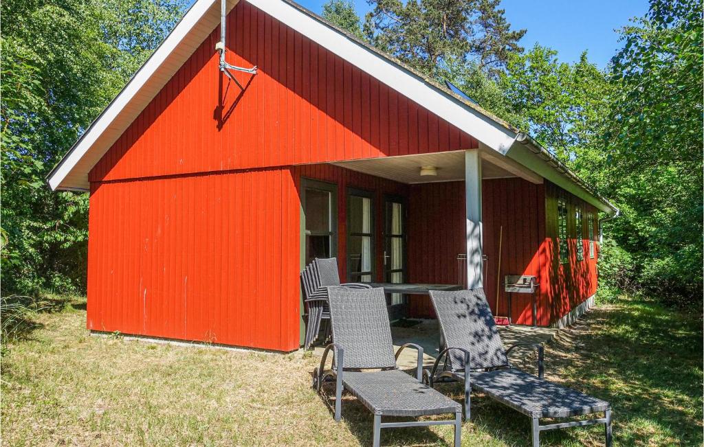 Stunning Home In Aakirkeby With 3 Bedrooms And Wifi