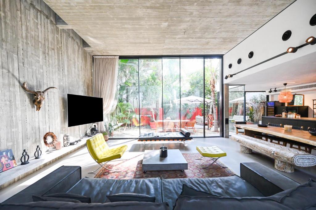 The Eucalyptus Mansion by HolyGuest photo 1