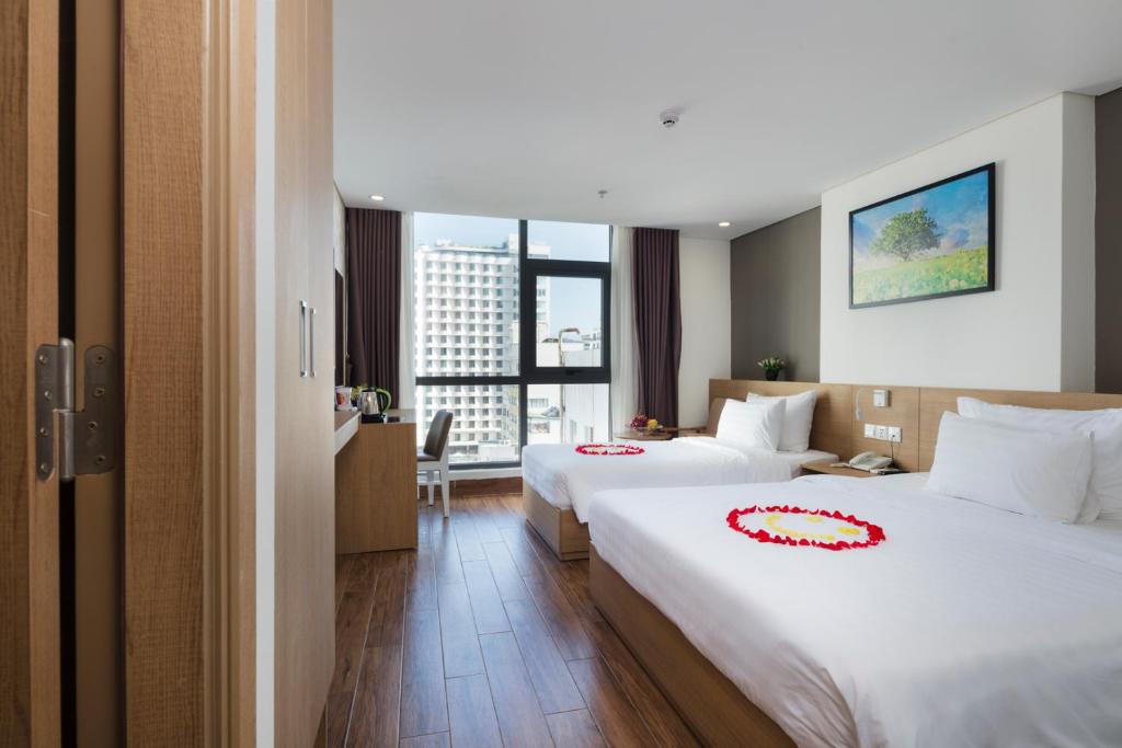 Smile Hotel Room Type - Premier Triple