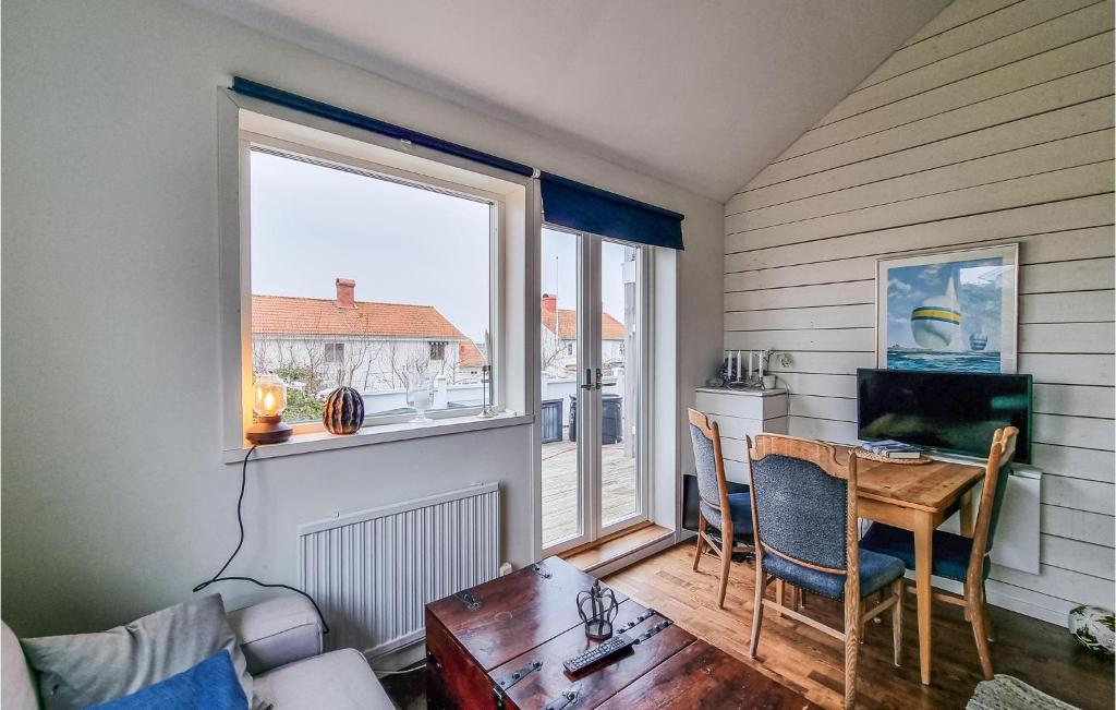 Awesome Apartment In Marstrand With Wifi And 1 Bedrooms photo 2