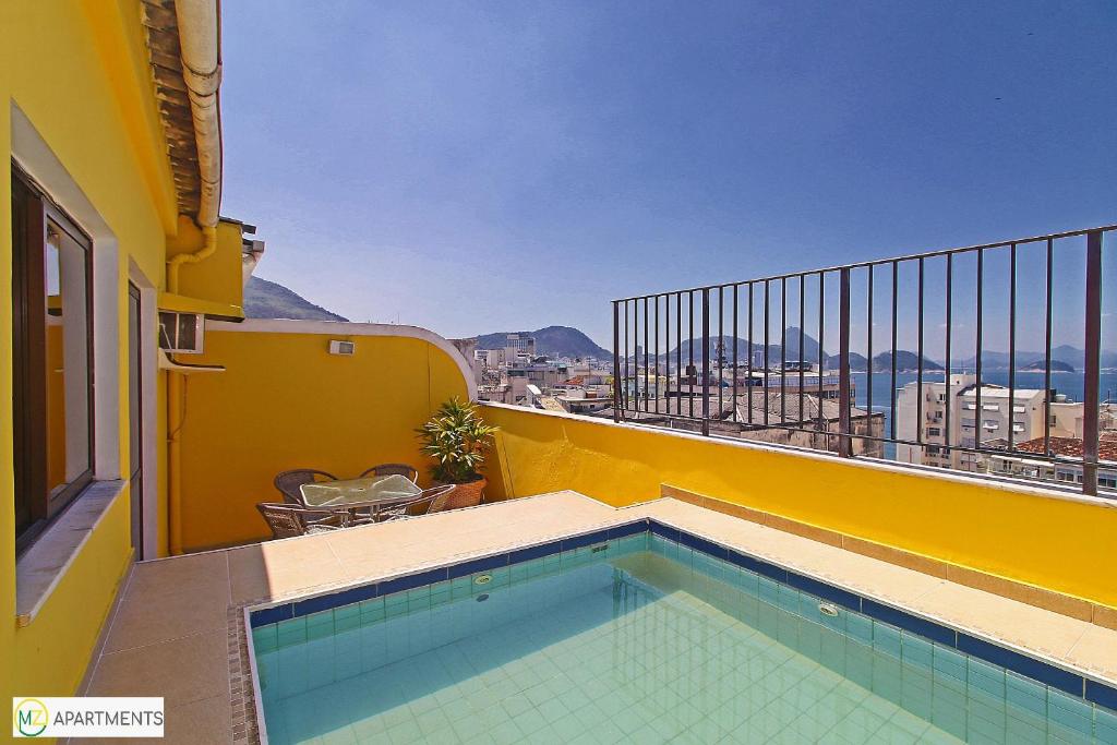 Charming duplex penthouse with pool photo 1