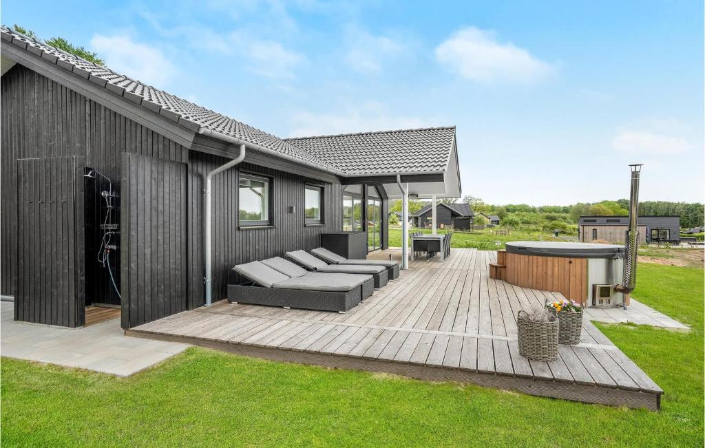 Amazing Home In Sjlund With 4 Bedrooms And Wifi photo 1