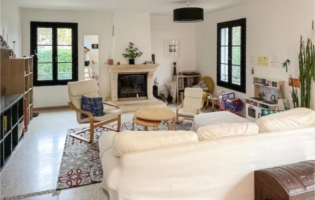 Stunning Home In Salon-de-provence With Outdoor Swimming Pool, Wifi And 3 Bedrooms photo 3