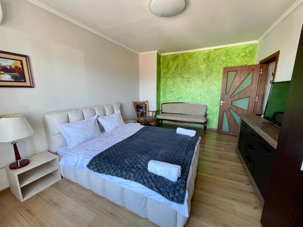 Amazing view central 1 bedroom apartment photo 4