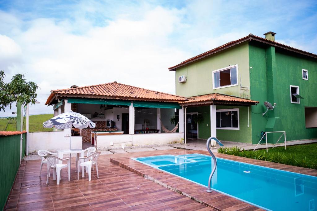 Casa familiar com piscina Penedo RJ photo 1