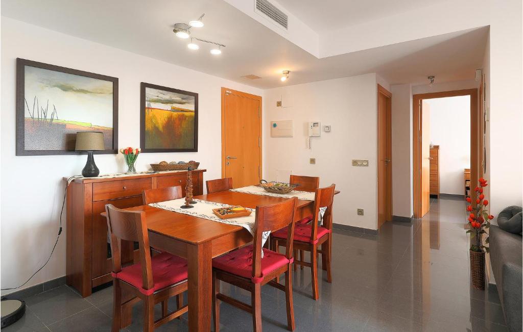Amazing Apartment In Deltebre With Outdoor Swimming Pool, Swimming Pool And 2 Bedrooms photo 4