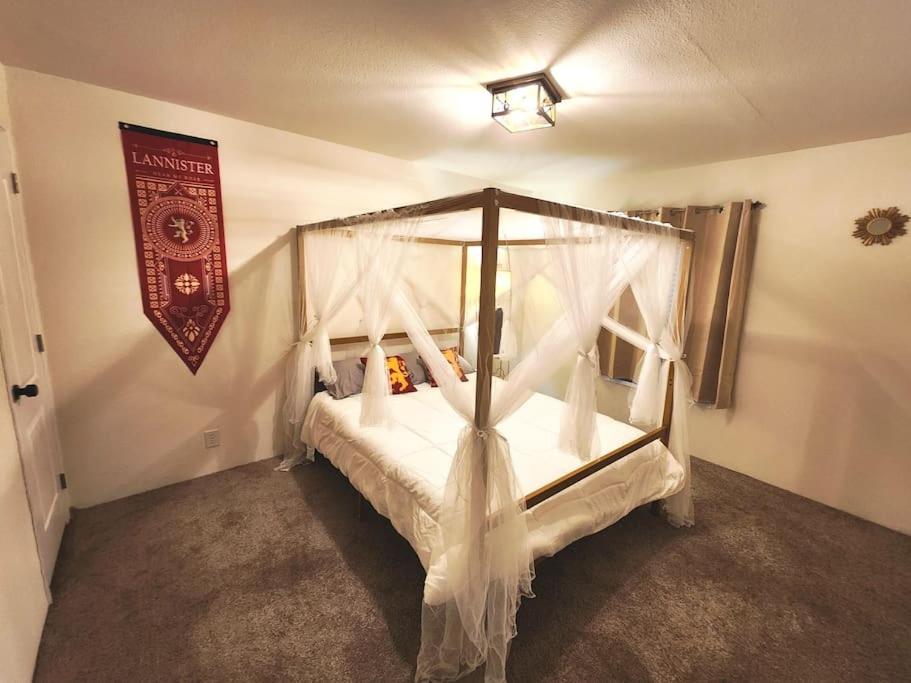 Westeros - GoT Themed Cabin in the Olympic Forest. photo 1