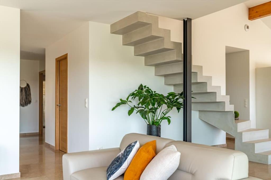 Villa Bella Vista - Contemporary villa with pool and dominant views photo 1
