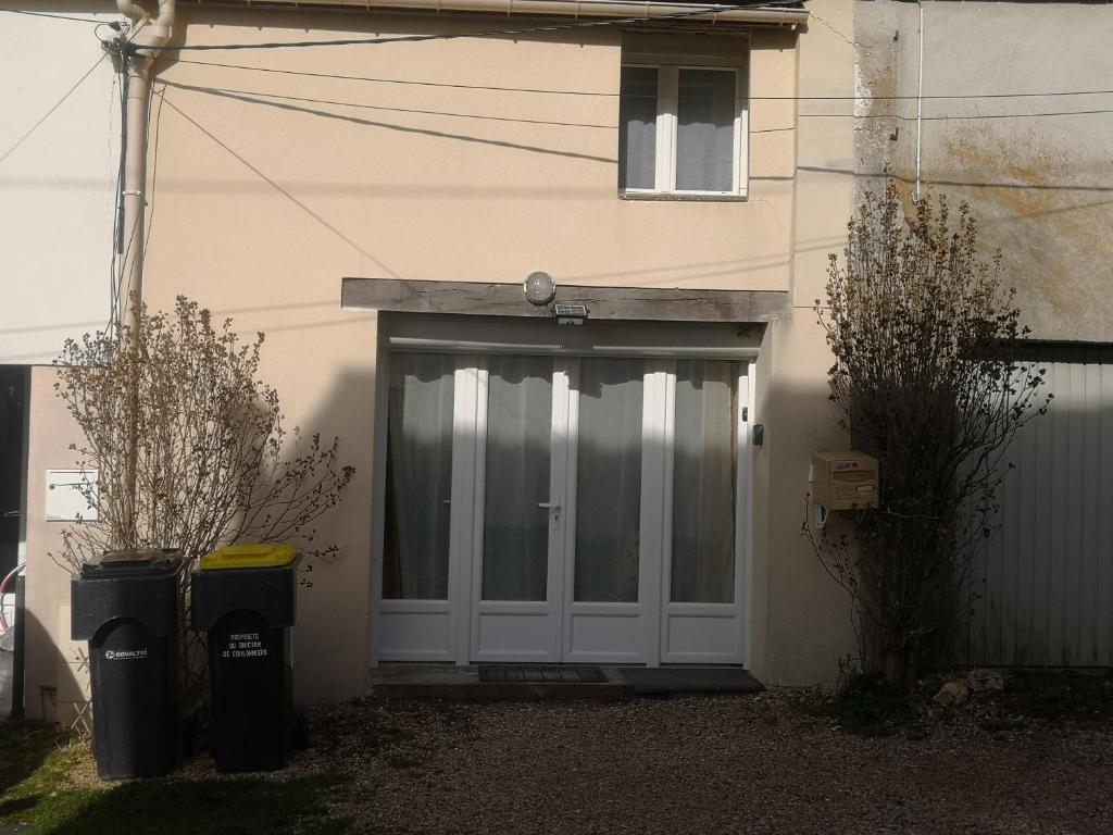 petit logement Crecy la chapelle photo 1