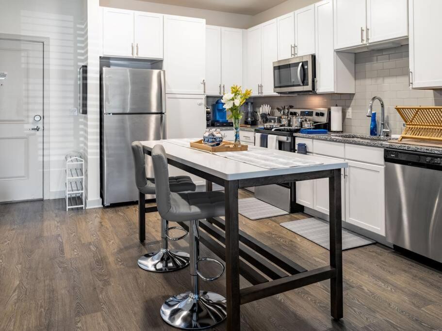 Ideal Modern Retreat photo 1