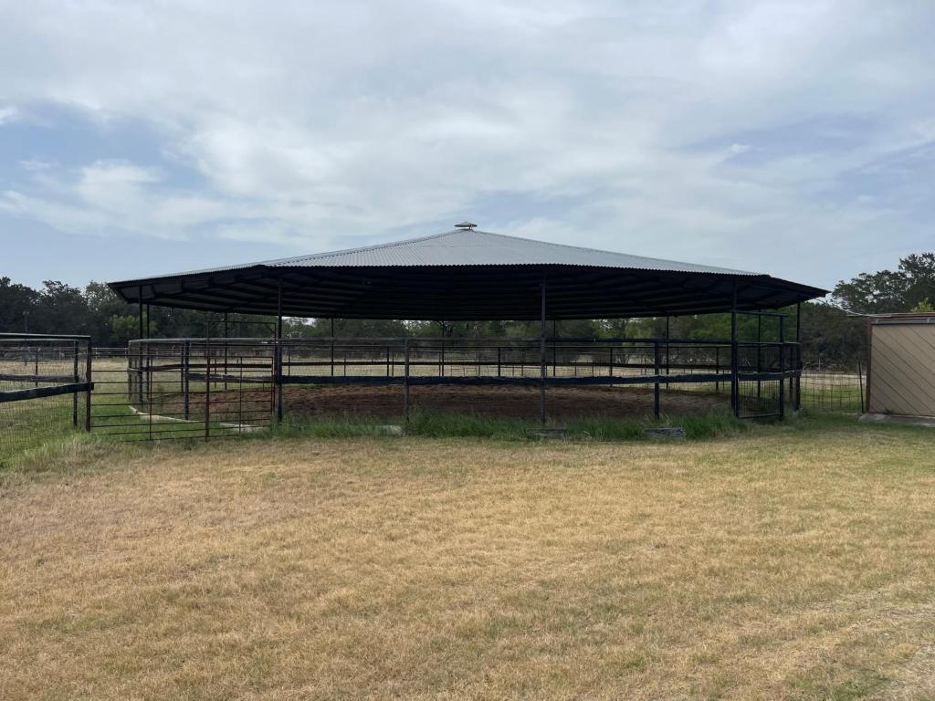 Doe Creek Horse Ranch photo 4