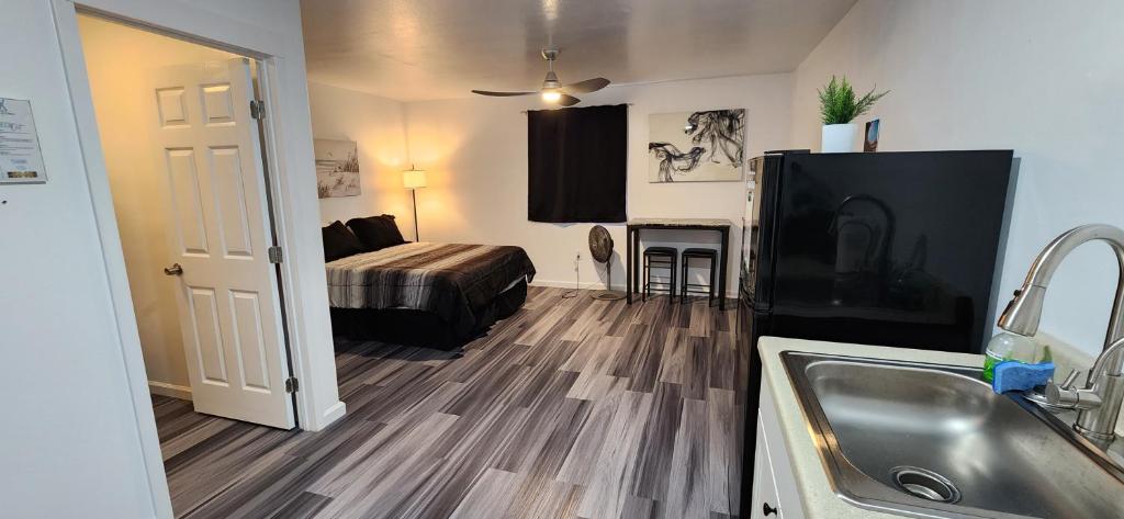 #2 Cozy Vacation Hideaway Self CheckIn Studio Apt image