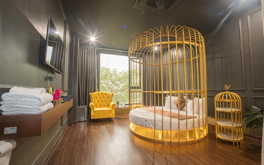 Royal Hotel & Apartment