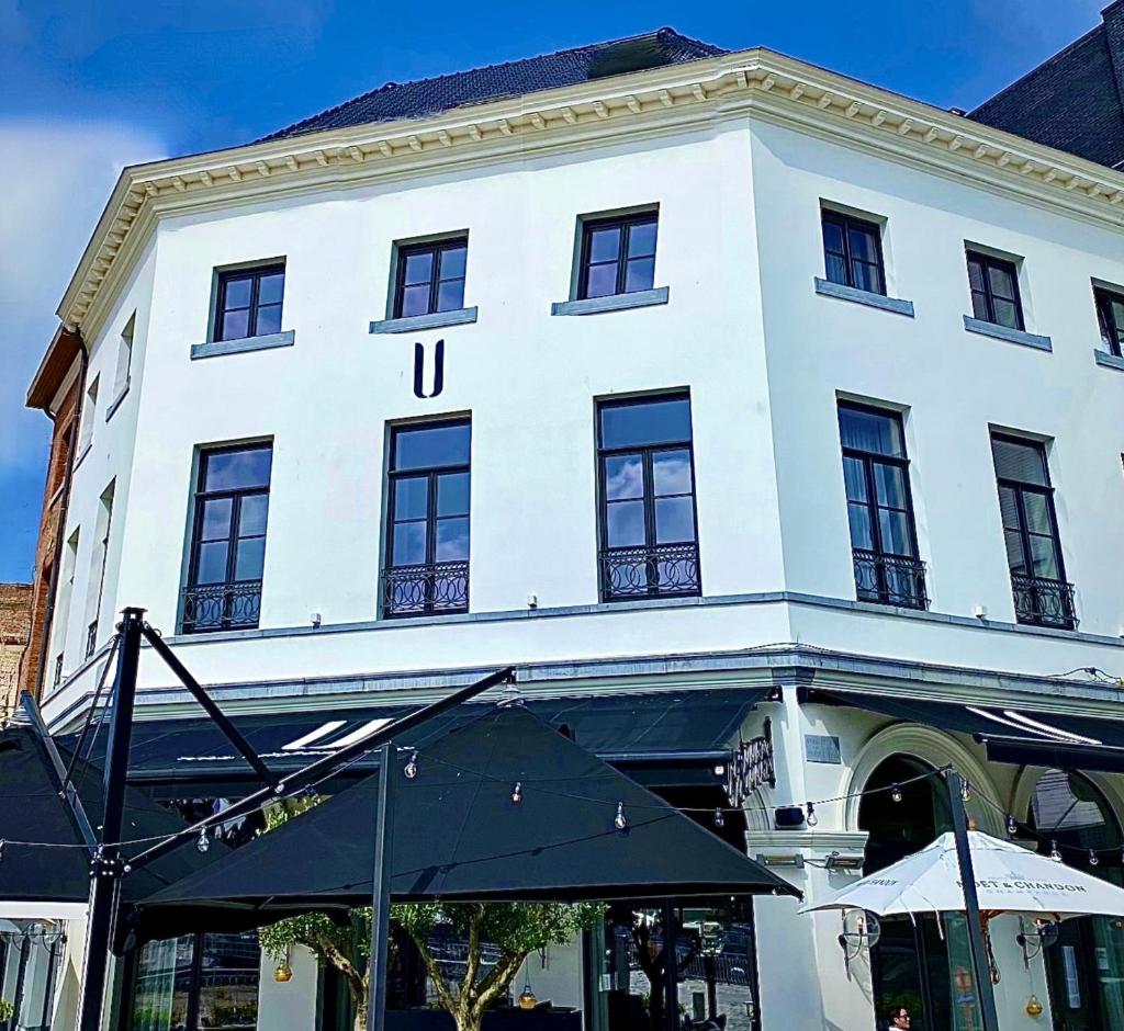 U Eat & Sleep Antwerp