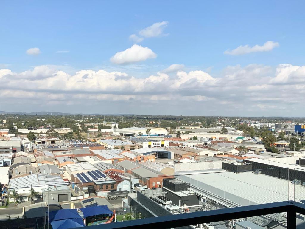 M-city Apartment - Executive Twin King Ensuites - Fully equipped - Free Parking, fast Wifi, smart TV, Netflix, complementary drinks & amenities - M-city shopping centre Clayton 3168 photo 3
