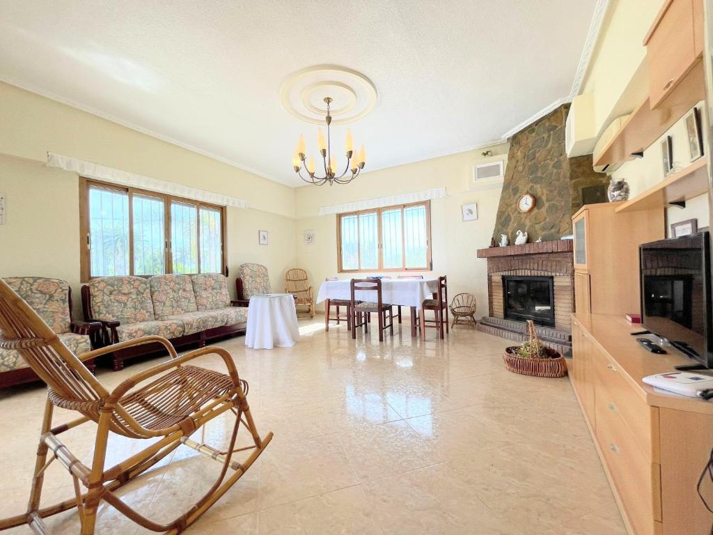 Villa Maitino Elche by Villas&You photo 3