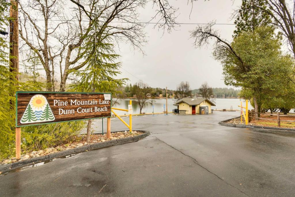 Hikers Escape Home Near Beach, Golf and Yosemite photo 4