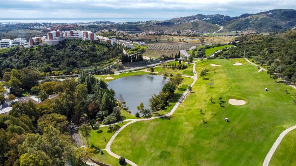 El Lago de Los Arqueros 2 bedrooms penthouse en Benahavis