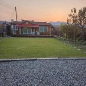 Hongcheon fence house photo 1