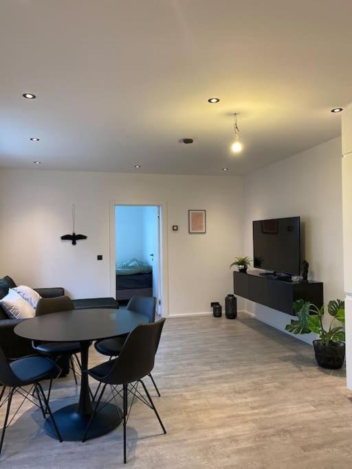 Lovely 2 bedroom condo photo 2