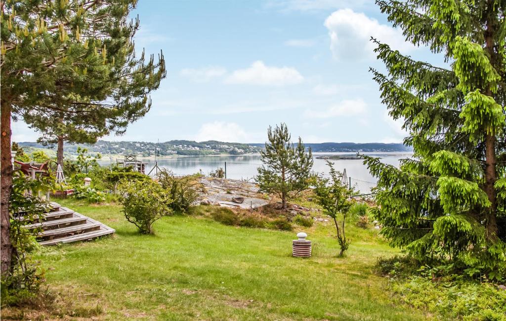 Beautiful Home In Uddevalla With House Sea View photo 3