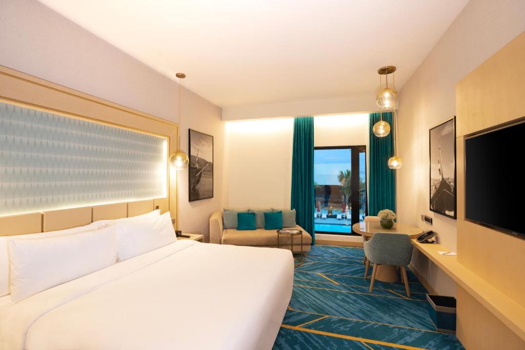 Maani Muscat Hotel & Suites photo 1