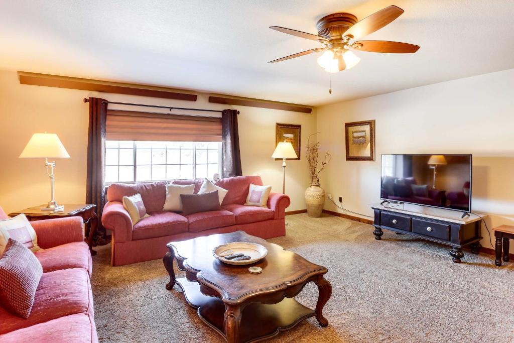 Homey Deadwood Apartment in Convenient Spot! photo 1