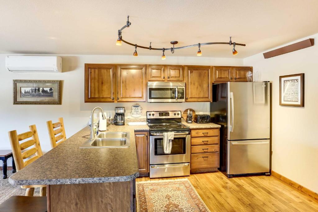 Homey Deadwood Apartment in Convenient Spot! photo 2
