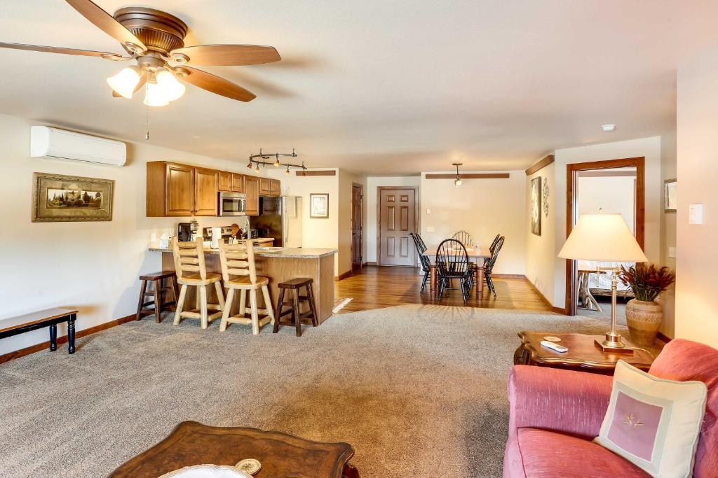 Homey Deadwood Apartment in Convenient Spot! photo 3