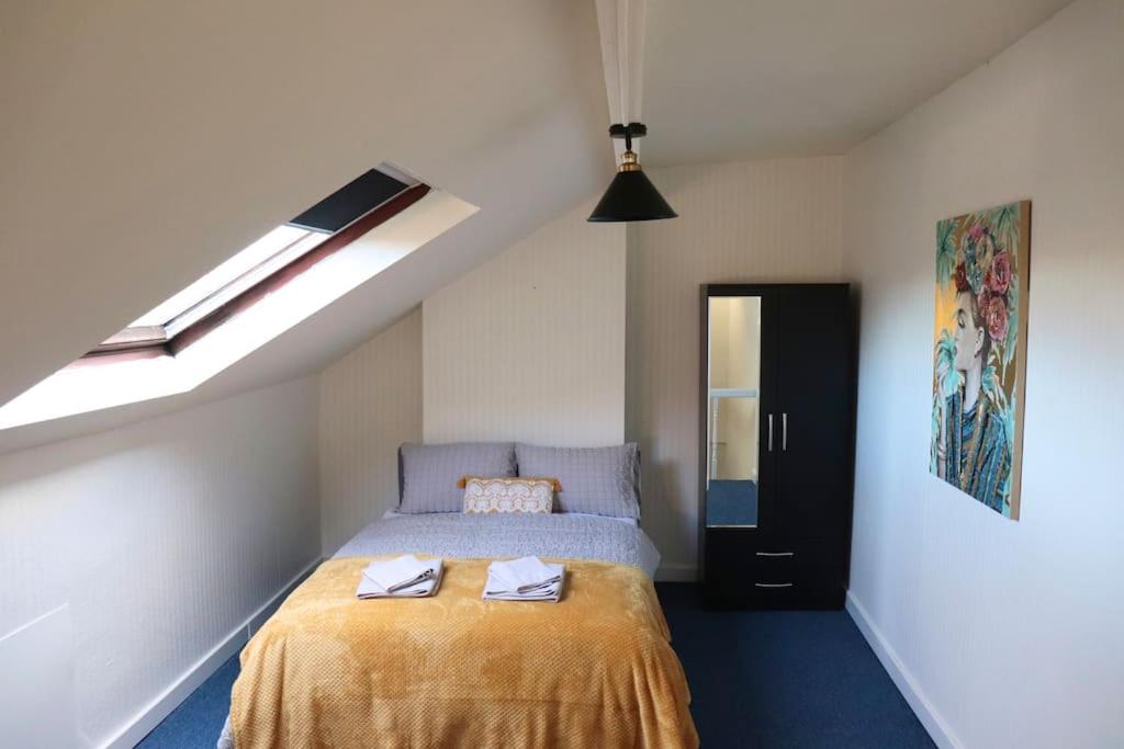 Peaceful 2 Bed House FREE WiFi and Parking - Tap to explore photos