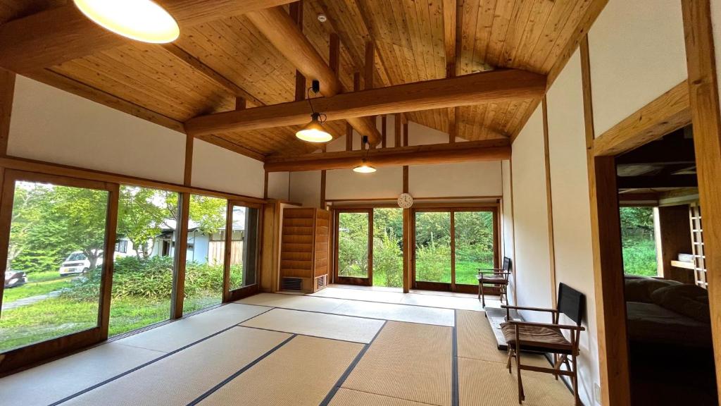Tsuki no An -Cottage Moon- 月の庵- 大自然と木に囲まれた一軒家 photo 2