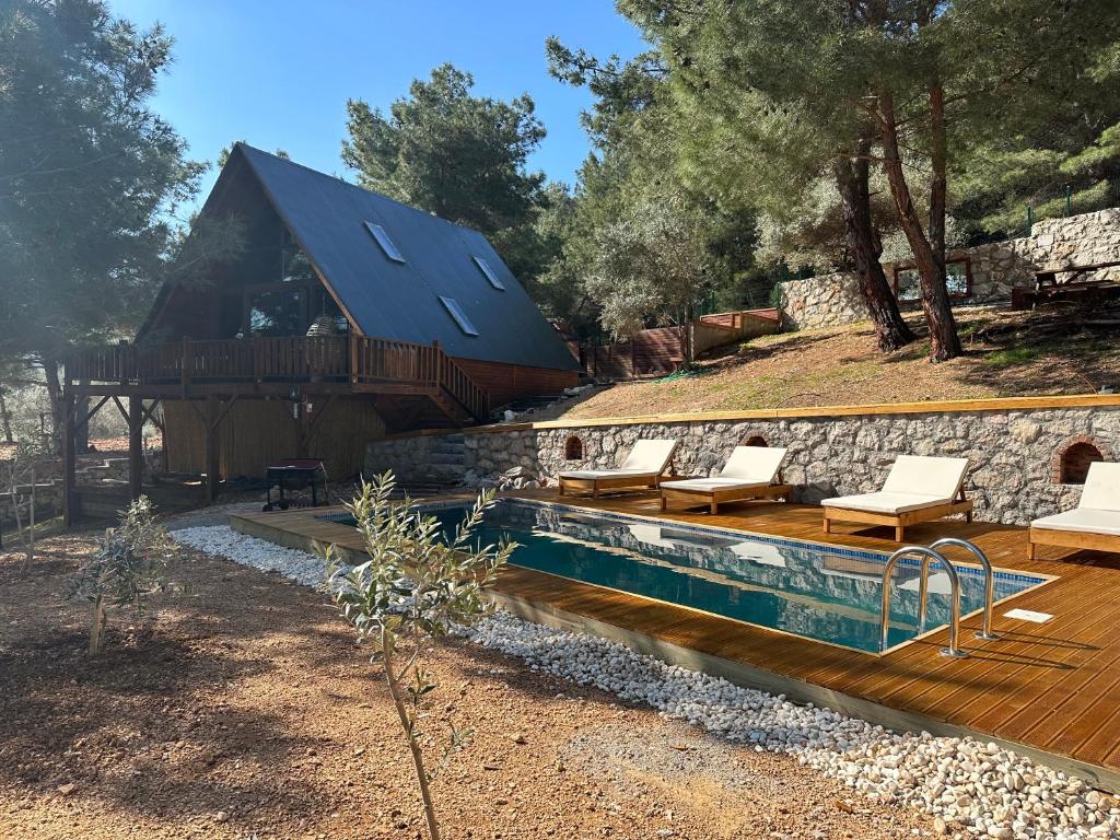 Panurlawoodenhouse özel havuz& sauna mavi photo 2